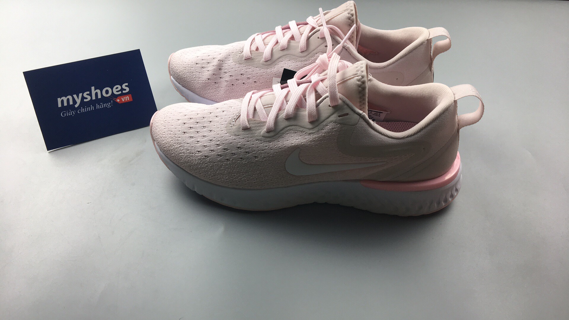 Mở hộp giày Nike Odyssey React nữ - phiên bản hồng mộng mơ