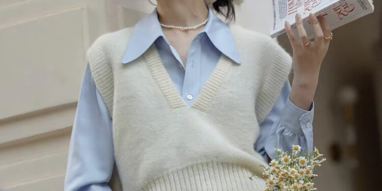 13 Cách Phối Đồ Với Giày trắng Theo Trend Chụp Ảnh Mùa Thu Hà Nội