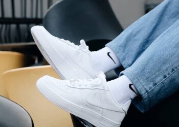 Top 5 Mẫu Sneaker Nike Hot Hit Cho Mùa Giáng Sinh 2024