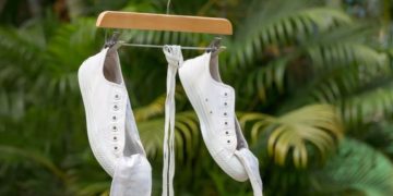 5 Mẹo Chuyên Sâu Giữ Giày Thể Thao Luôn Như Mới, Thơm Tho Suốt Mùa Mưa
